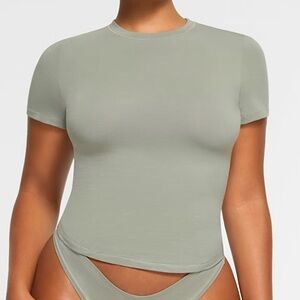 NWOT [Size M] - SKIMS Cotton Jersey T-Shirt